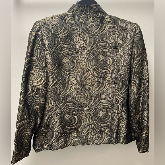 TanJay amazing zipper gold patterned top​ - Picture 2 of 5